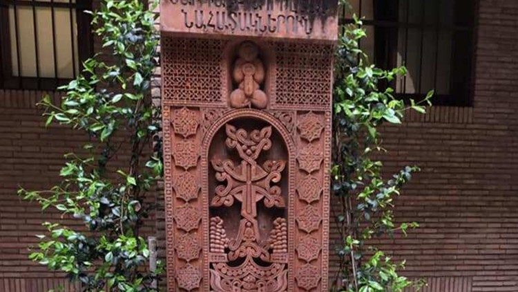 2021.04.24 Khatchkar del Collegio Armeno in memoria del Genocidio Armeno