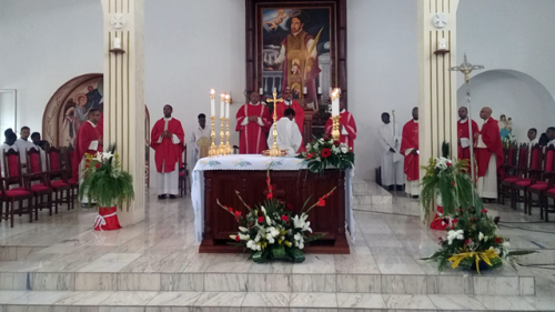 Celebração na igreja paroquial de São Vicente, em Cabo Verde