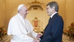 Папата Фрањо со Дејвид Сасоли