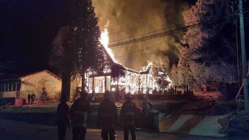 Chile: Kirche der Diözese Temuco in Flammen