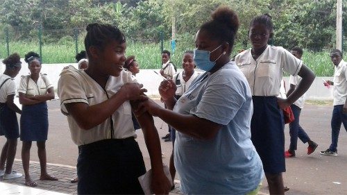 Campanha de vacinação de adolescentes em São Tomé e Príncipe