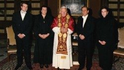 Prof. Livljanić s obitelji na audijenciji kod Ivana Pavla II.