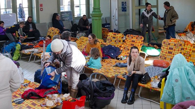 Charita pomáha utečencom na ukrajinsko-poľskej hranici