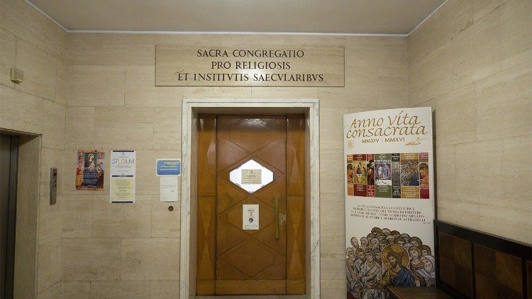 Congregazione Vita Consacrata - l'ingresso del dicastero
