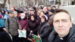 Polski ksiądz z Charkowa: nie mamy już pomocy dla potrzebujących!