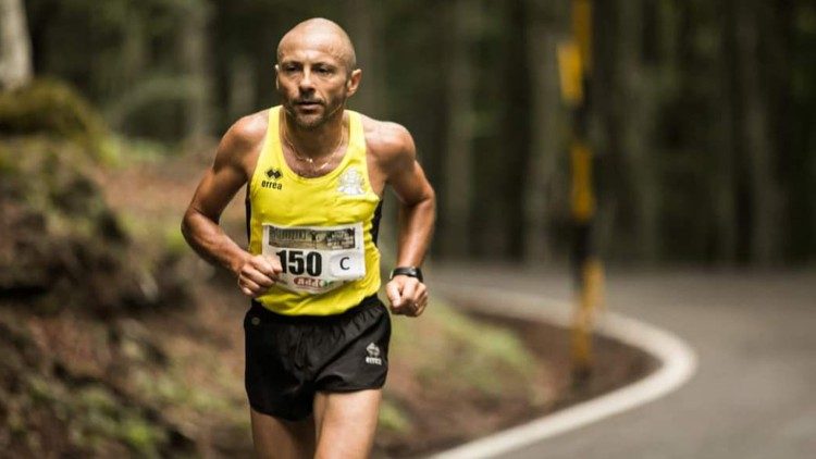 Удзельнік каманды Athletica Vaticana 