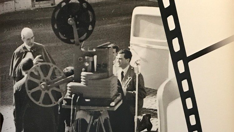 Стоп-кадр архіўнага інтэрв'ю з Піем ХІІ