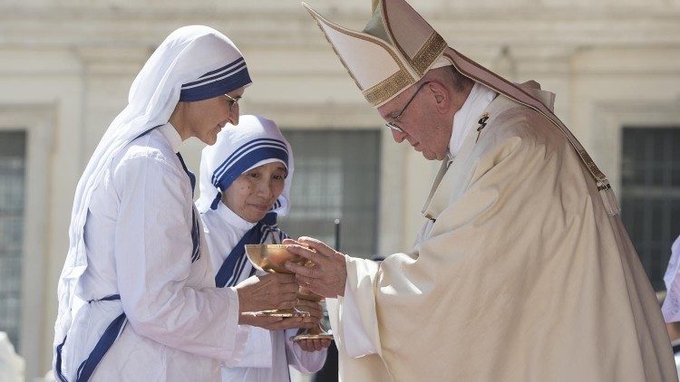 Në shenjtërimin e Nënë Terezës