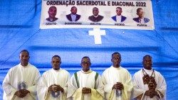 Na arquidiocese da Beira (Moçambique) foram ordenados 4 novos Sacerdotes e um Diácono