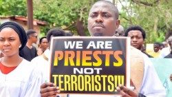 "Svećenici smo, a ne teroristi"