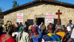 "Cabo Delgado quer Paz": Cartaz num Campo de reassentamento de  deslocados (Moçambique)
