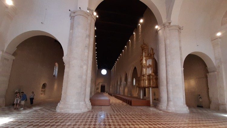 Die Basilika Santa Maria di Collemaggio in L'Aquila