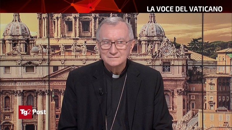 이탈리아 뉴스 채널 텔레 조르날레2 포스트에 출연한 교황청 국무원 총리 피에트로 파롤린 추기경