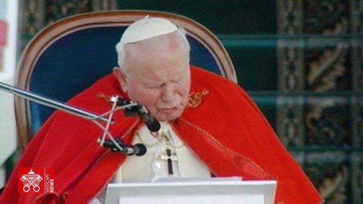 Mtakatifu Yohane Paulo II mwanaume wa amani na umoja, upendo, mvumilivu wa mateso.