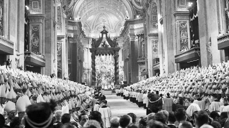 Ouverture du Concile œcum&eacute;nique Vatican II le 11 octobre 1962 (Archives photographiques Vatican Media).