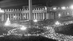 L'apertura del Concilio in piazza San Pietro, l'11 ottobre 1962