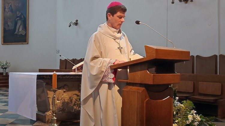 Bp Krywicki: Adwent między zmęczeniem i pragnieniem pokoju