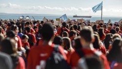 Jovens em Lisboa, Portugal, por ocasião da Jornada diocesana da Juventude de 2022 (@miniavailable)