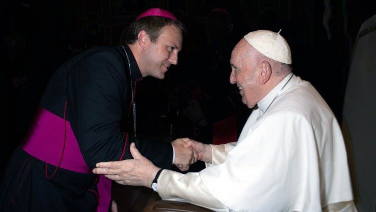 Monsignor Oleksandr Yazlovetskiy con Papa Francesco