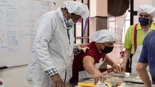 La formazione tecnica favorisce l'inserimento dei migranti in Colombia