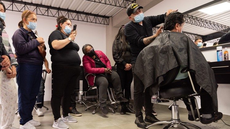 Il Global Solidarity Fund promuove in Colombia un Hub per l’innovazione sociale che contribuisce a far sì che le congregazioni religiose lavorino in modo più coordinato ed efficiente nel loro servizio di formazione tecnica ai migranti. (@Margherita Mirabella/Archivio GSF)