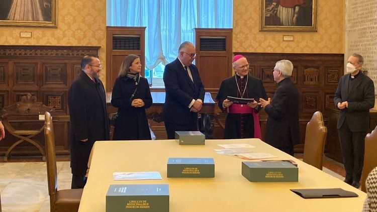Encuentro en la Biblioteca Vaticana, con representantes de la Facultad de Medicina de la Universidad Nacional Autónoma de México (UNAM), la Comisión Pontificia para América Latina y la Dimensión de Educación y Cultura de la Conferencia del Episcopado Mexicano.