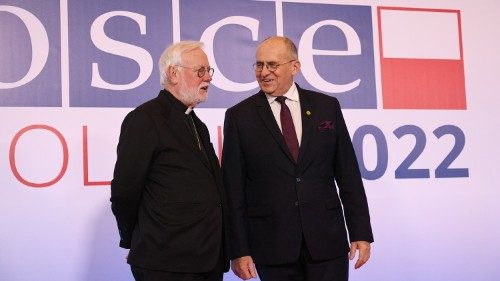 Gallagher mit dem polnischen Außenminister Zbigniew Rau