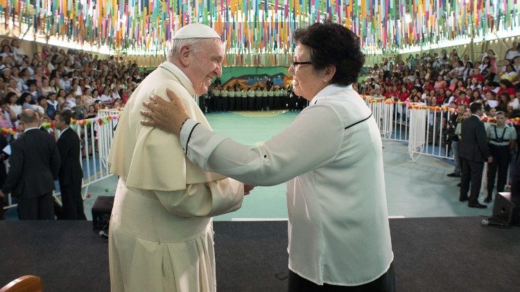 Sister Nelly embraces Pope Francis during his visit to the prison, 16 January 2018
