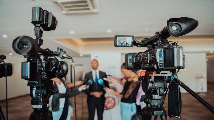 Kuandika na kuhabarisha taarifa za matumaini