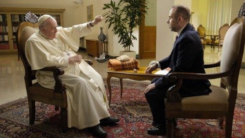 L'intervista del Papa con il vaticanista di Mediaset, Fabio Marchese Ragona