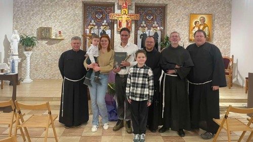 L''accoglienza ai profughi dei frati francescani in Ucraina durante il Natale