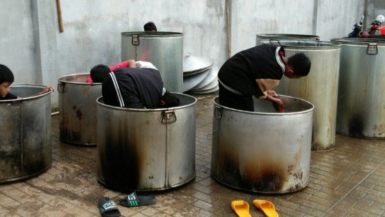 Kiwango cha umaskini duniani kinaongezeka kwa kasi ya ajabu.