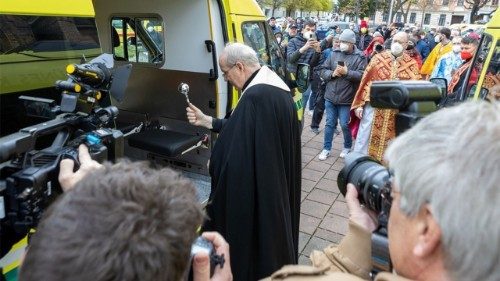 Wien: Kirche schickt 12 Krankenwagen in Ukraine