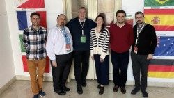 Українська делегація і представники оргкомітету СДМ в Лісабоні