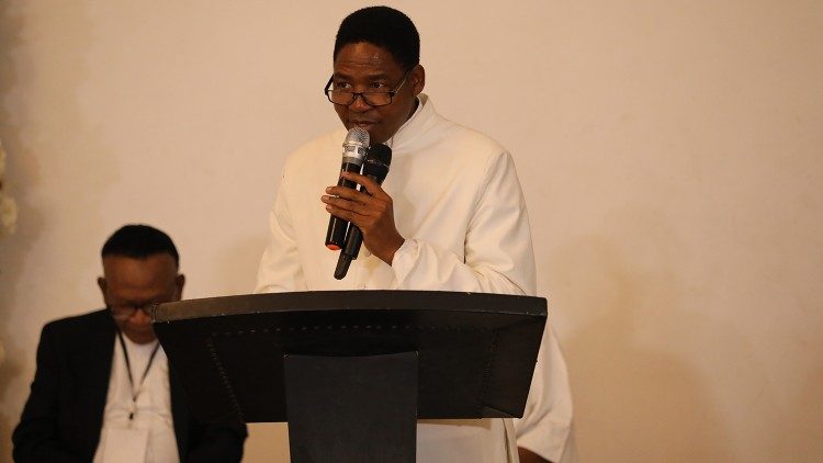 P. Rafael Simbine