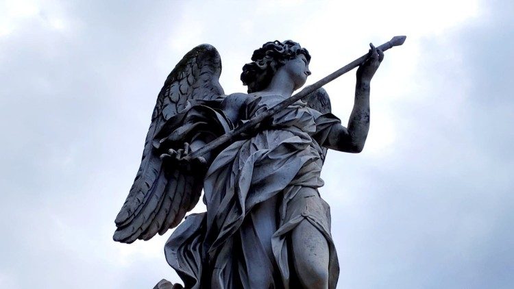 Jedna z figur aniołów na moście Świętego Aniołą