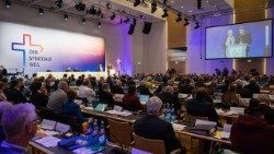 Eine Plenarversammlung des Synodalen Wegs in Frankfurt - Archivbild