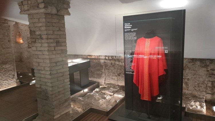 Památník nových mučedníků posledního století v kryptě baziliky svatého Bartoloměje na Tiberském ostrově