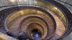 Vstupní schodiště ve Vatikánských muzeích