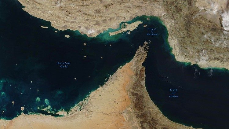 Lo Stretto di Hormuz dall'alto