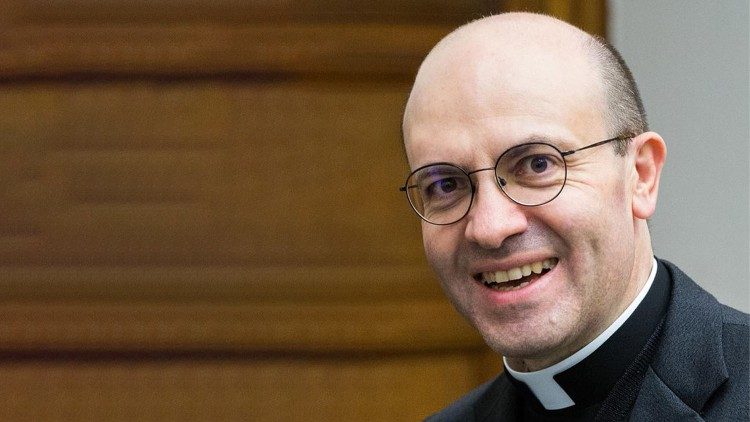 Der italienische Priester Samuele Sangalli