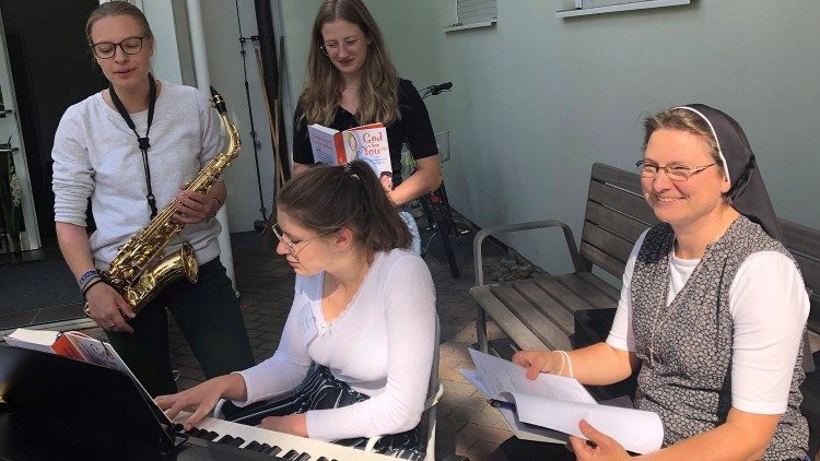 Formazione alla fede dei giovani secondo l’esempio di madre Bernarda Heimgartner