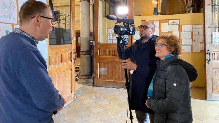 P&eacute;ter Szőke von Sant Egidio Budapest beim Interview mit Stefanie Stahlhofen (Kamera: Franco Piroli)