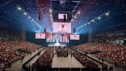 Bei der Jugendbegegnung mit Papst Franziskus in der „Laszlo Papp"-Sport-Arena 