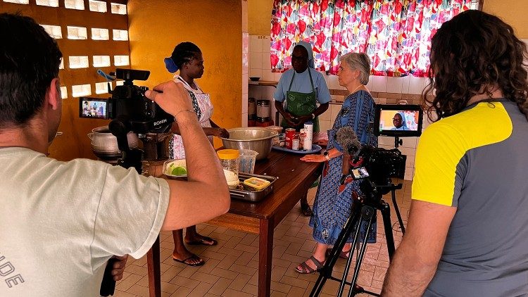 世界天主教婦女組織聯盟主席瑪利亞·利亞·澤維諾在《隱形女性》的拍攝現場