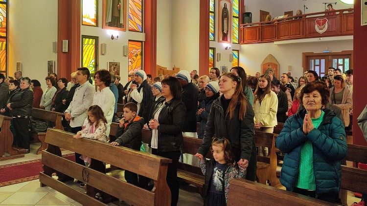 Верни в църквата „Дева Мария от Фатима“в гр. Плевен