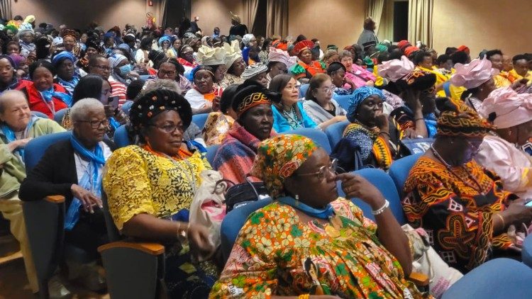 Africanas num encontro da UMOFC