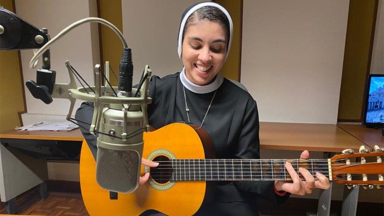La hermana Grazielle colaboró, en 2023, con la redacción brasileña de Radio Vaticana - Vatican News.