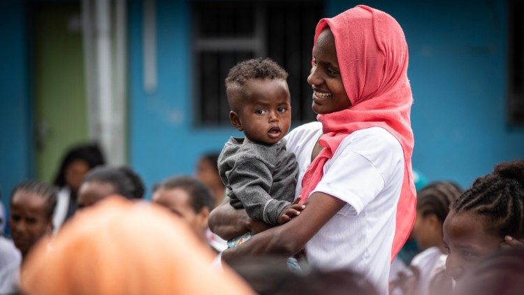 A young displaced mother with her baby at the Nigat Centre of the Missionaries of Charity in Addis Ababa. Photo copyright: Giovanni Culmone / GSF