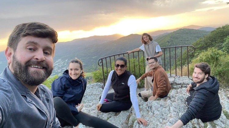 Jeunes réunis en 2022 pour The Economy of Francesco